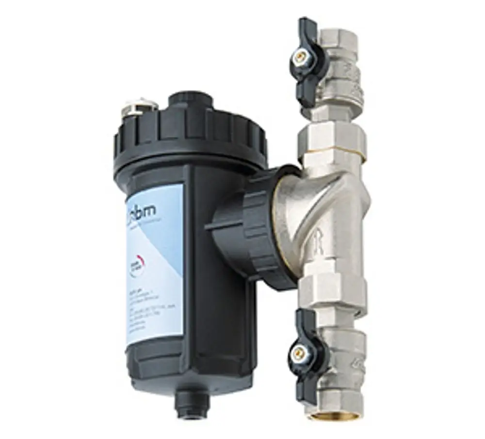Magnetitfilter von Vaillant mit Kunststoffgehäuse und Metallanschlüssen. Das Gerät ist drehbar und dient der Reinigung von Heizungswasser.